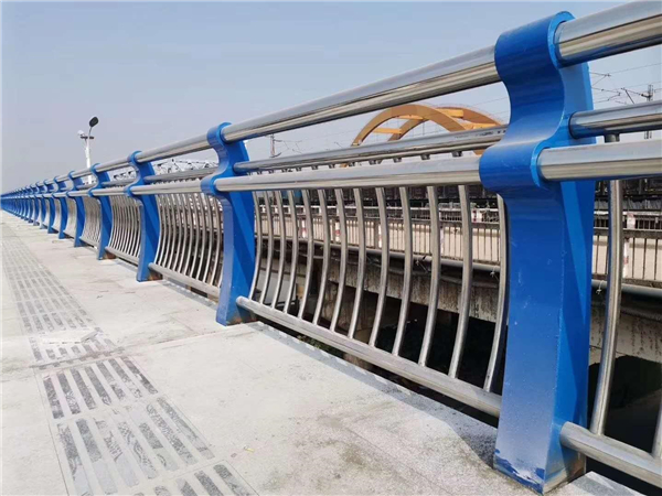 黔东南304不锈钢复合管护栏的生产工艺揭秘